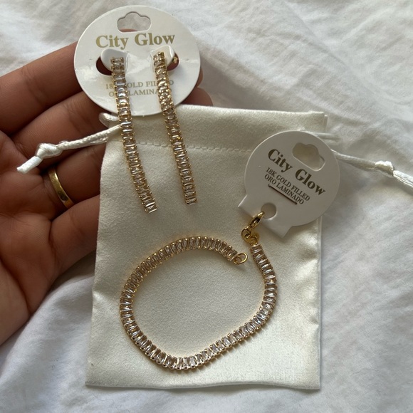 Jewelry - NWT City Glow 18K Gold Filled Bracelet and Earrings Set